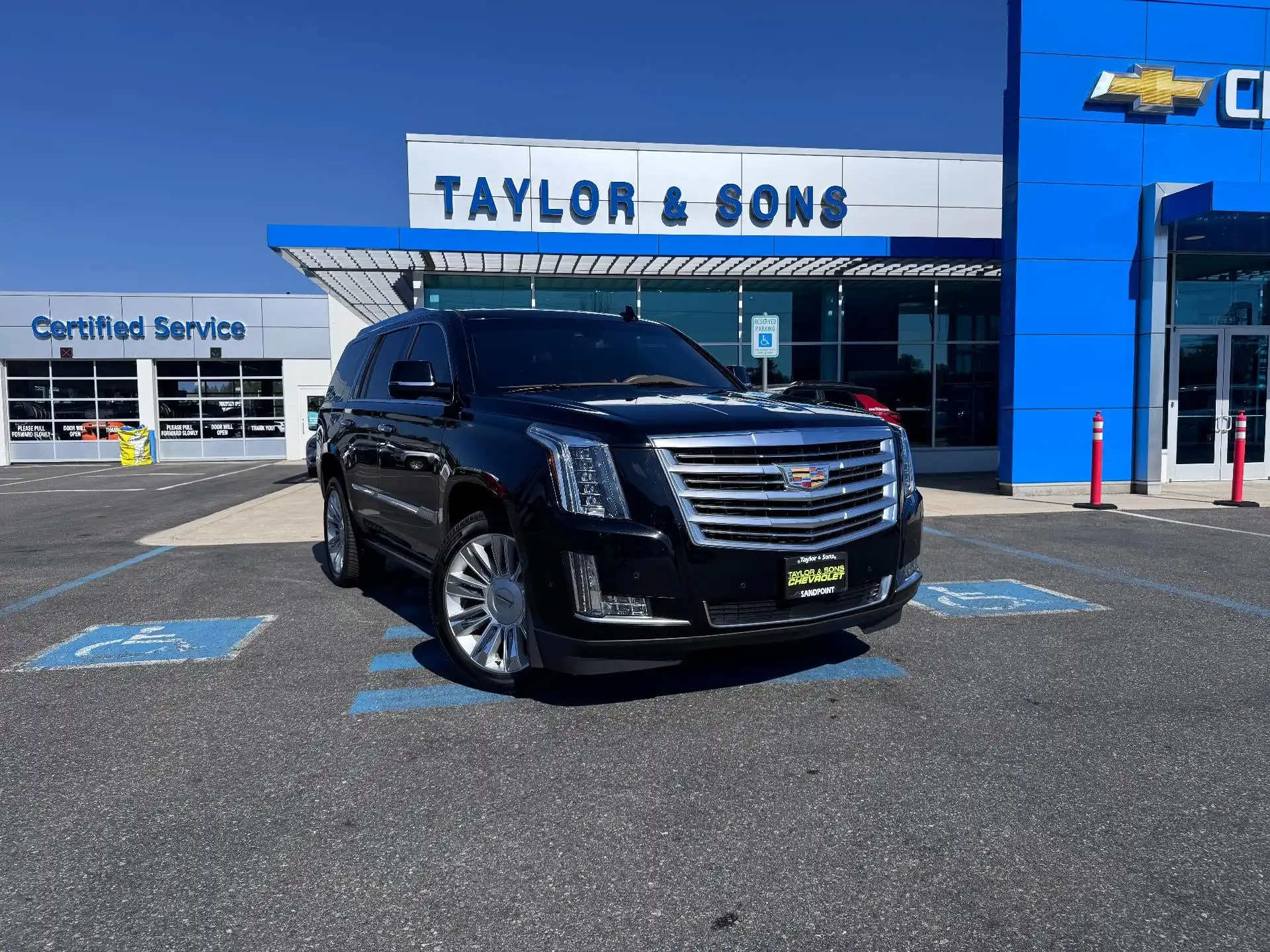 2017 Cadillac Escalade AWD Platinum's photo