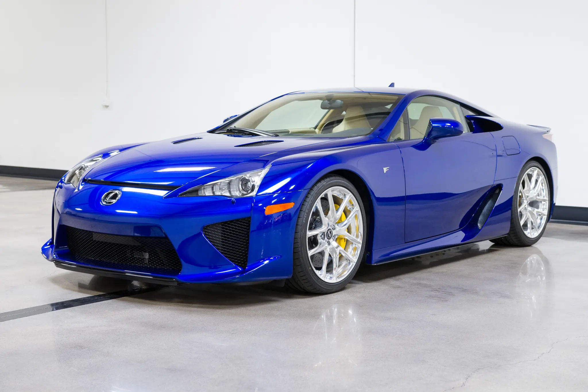 2012 Lexus LFA Base photo 3