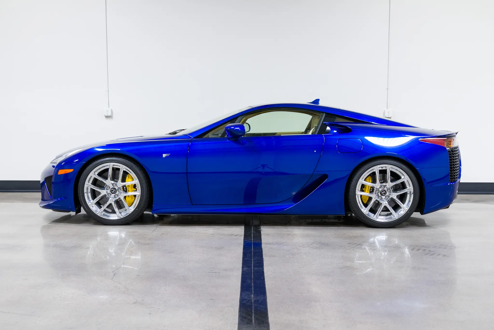2012 Lexus LFA Base photo 5