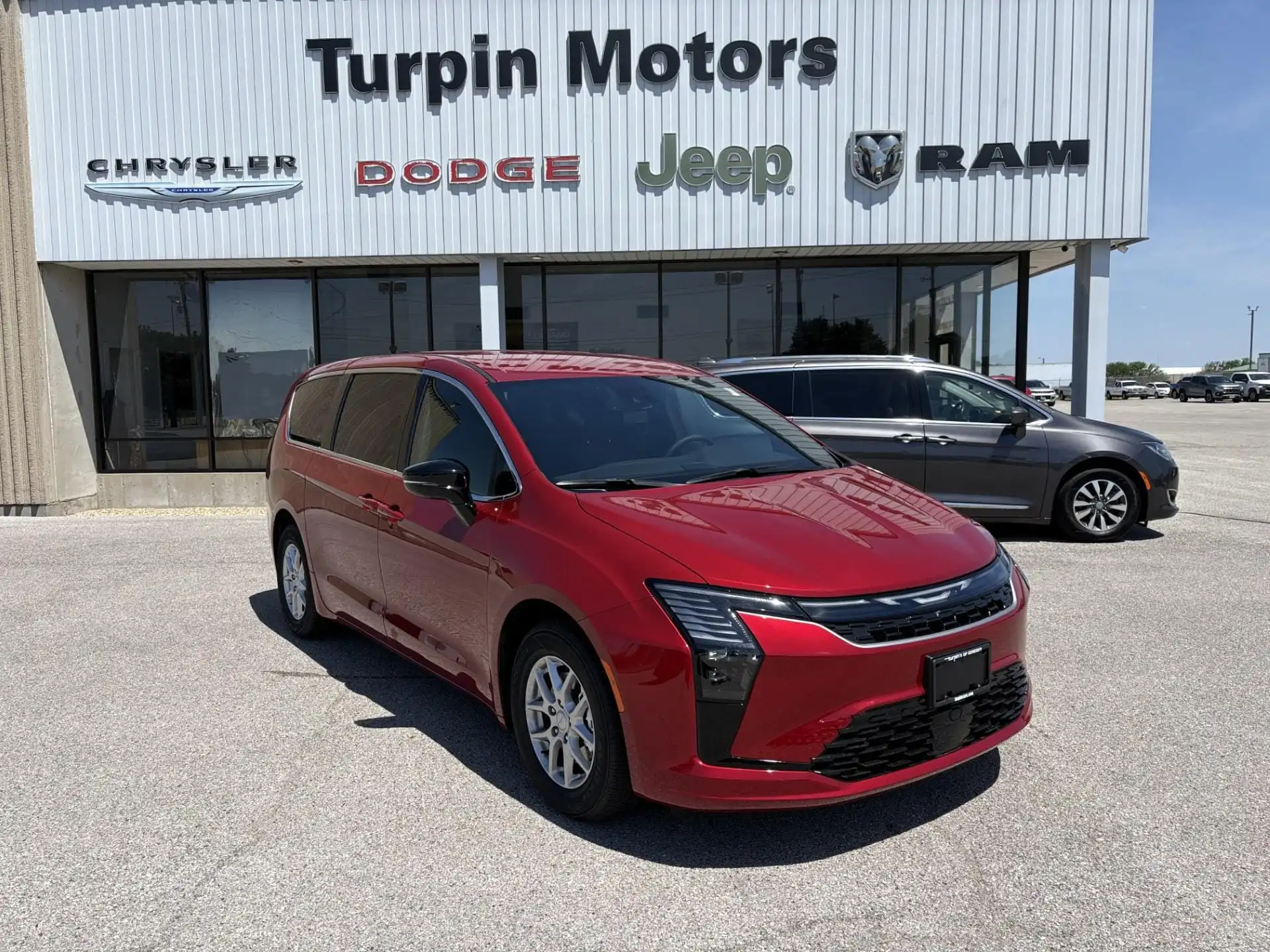 2027 Chrysler Pacifica Select's photo