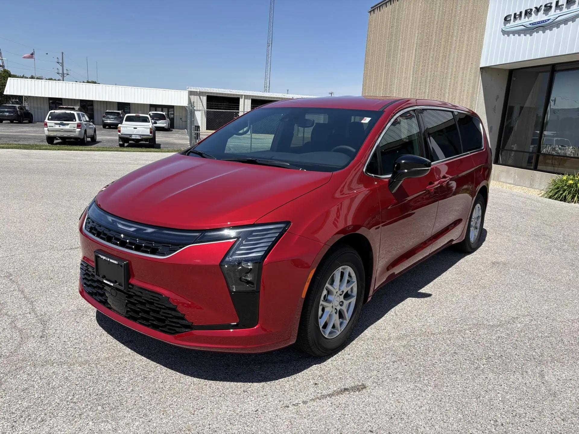 2027 Chrysler Pacifica Select photo 3