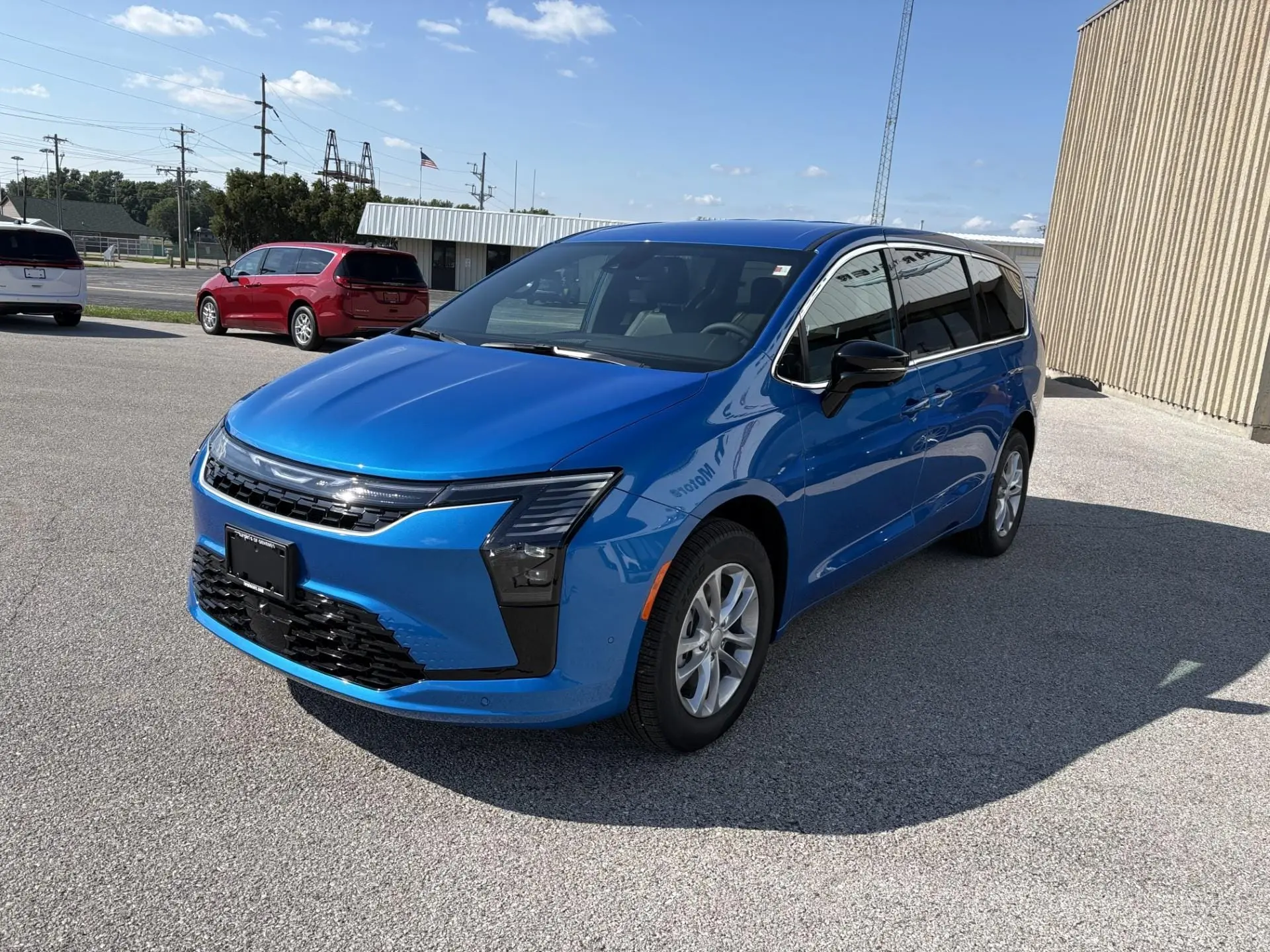 2027 Chrysler Pacifica Select AWD photo 3