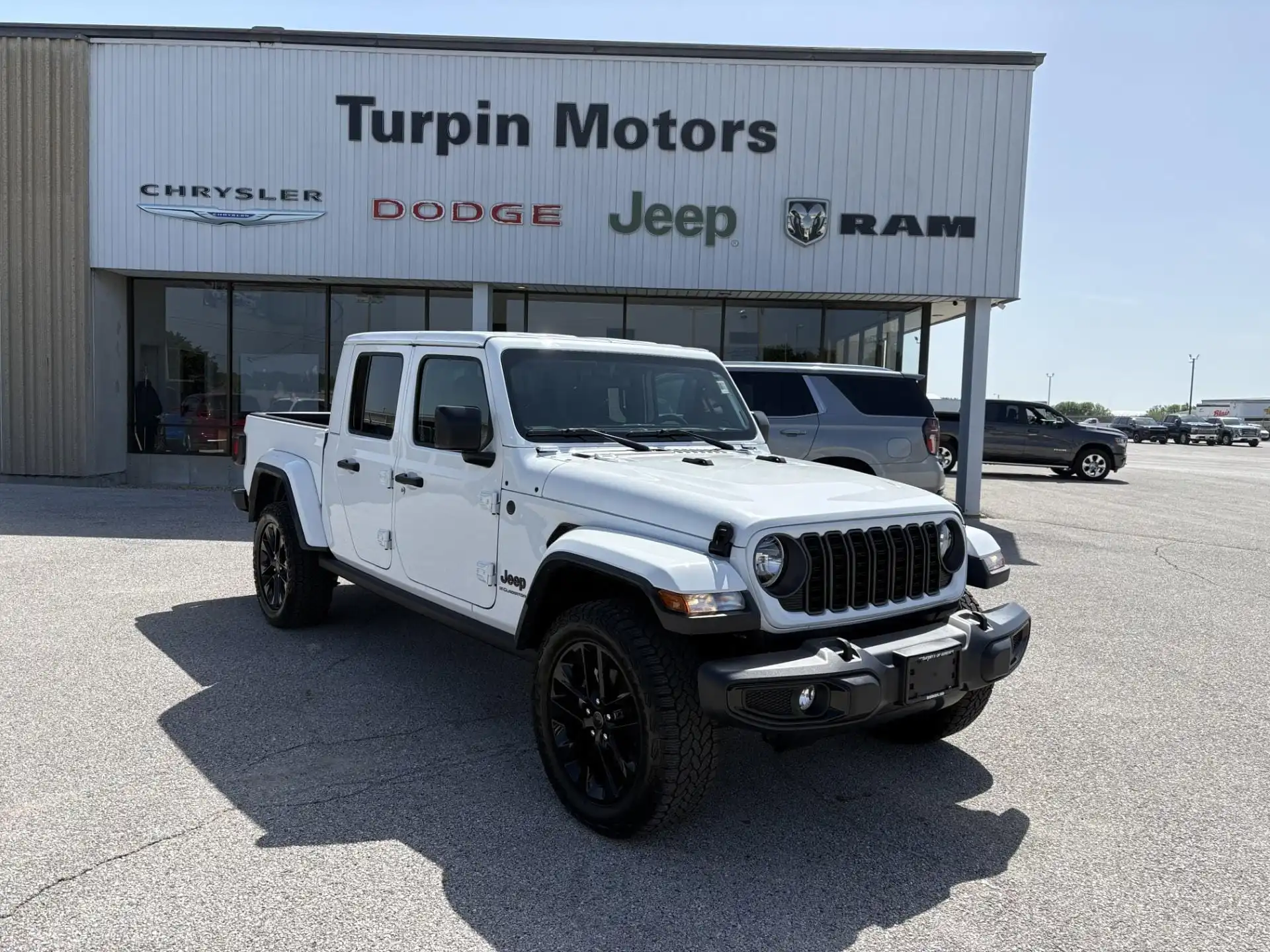 2025 Jeep Gladiator Nighthawk Auto's photo