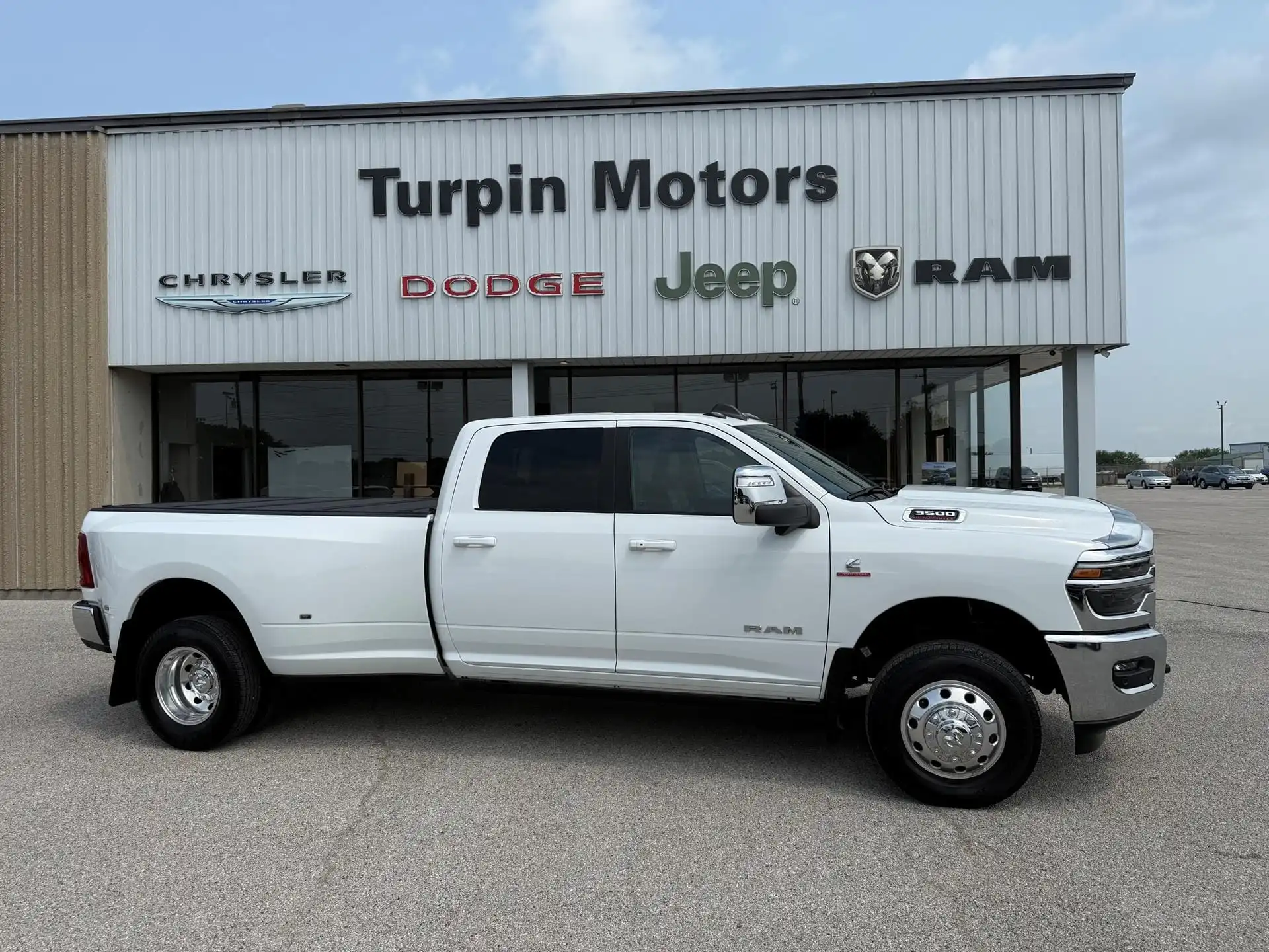 2025 RAM 3500 Laramie 4X4 Crew Cab LWB's photo