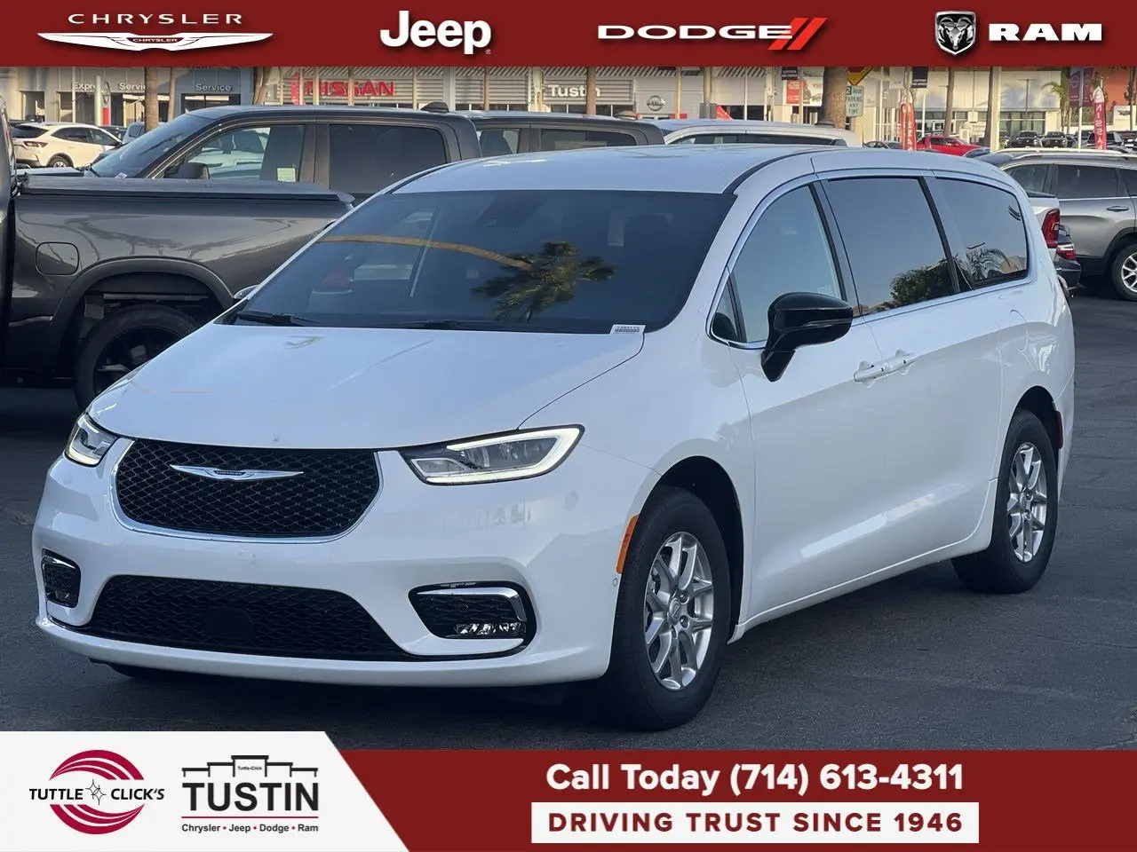 2026 Chrysler Pacifica Select photo 3