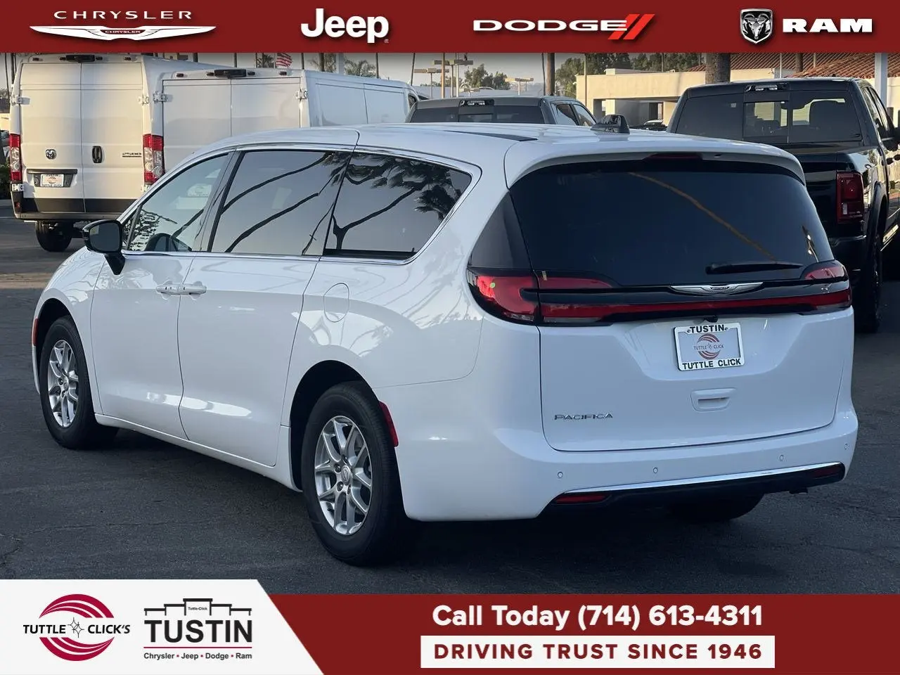2026 Chrysler Pacifica Select photo 4