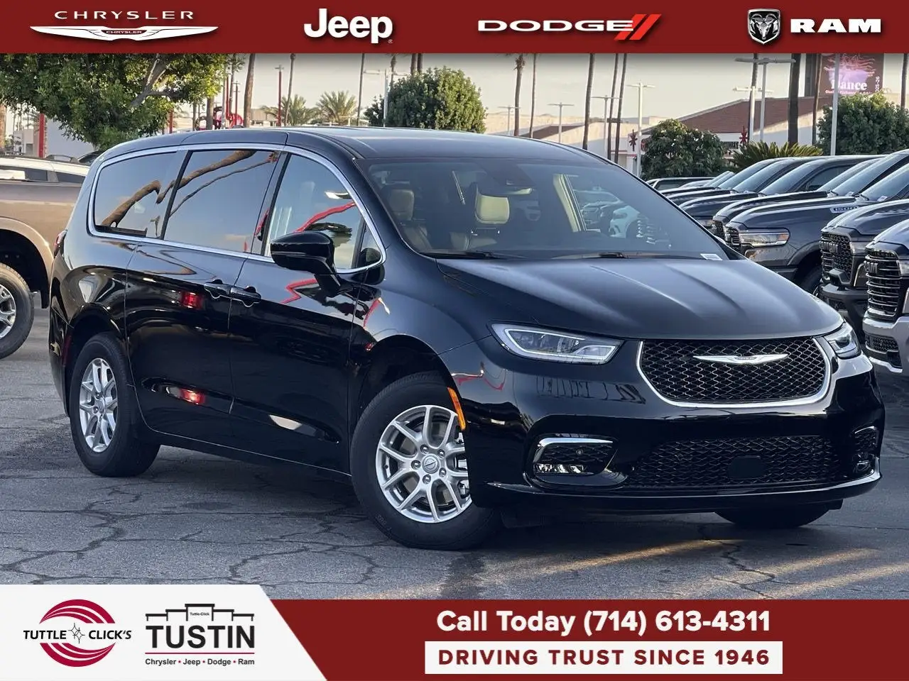 2026 Chrysler Pacifica Select photo 1