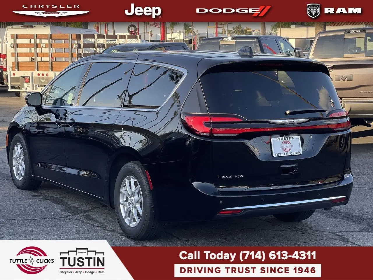 2026 Chrysler Pacifica Select photo 4