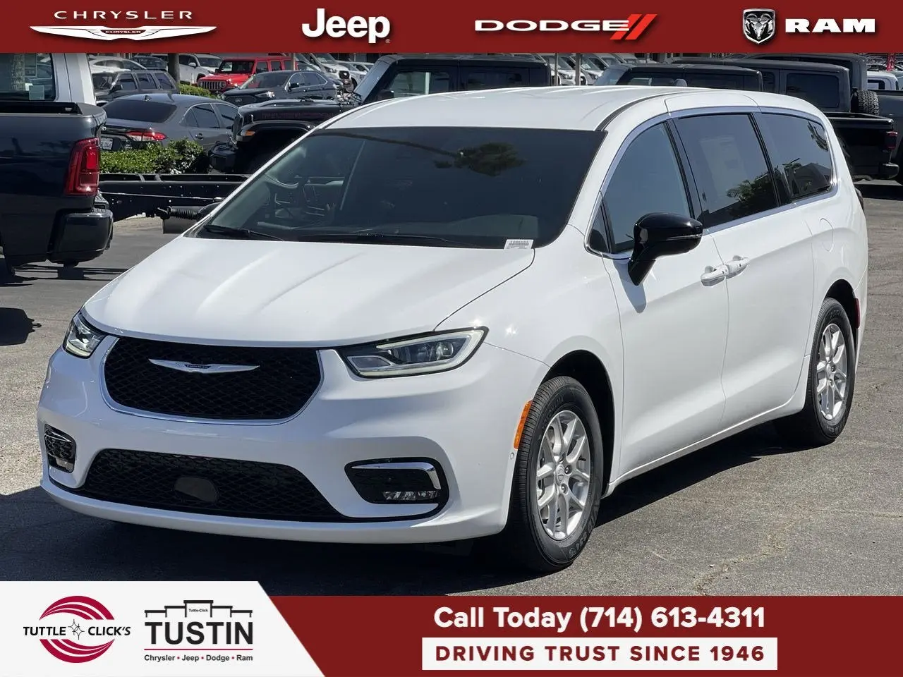 2026 Chrysler Pacifica Select photo 3