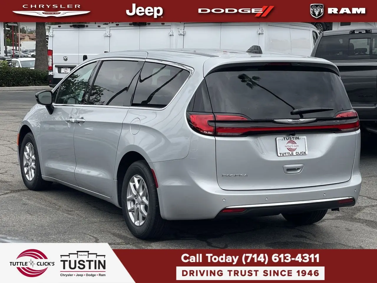 2026 Chrysler Pacifica Select photo 4