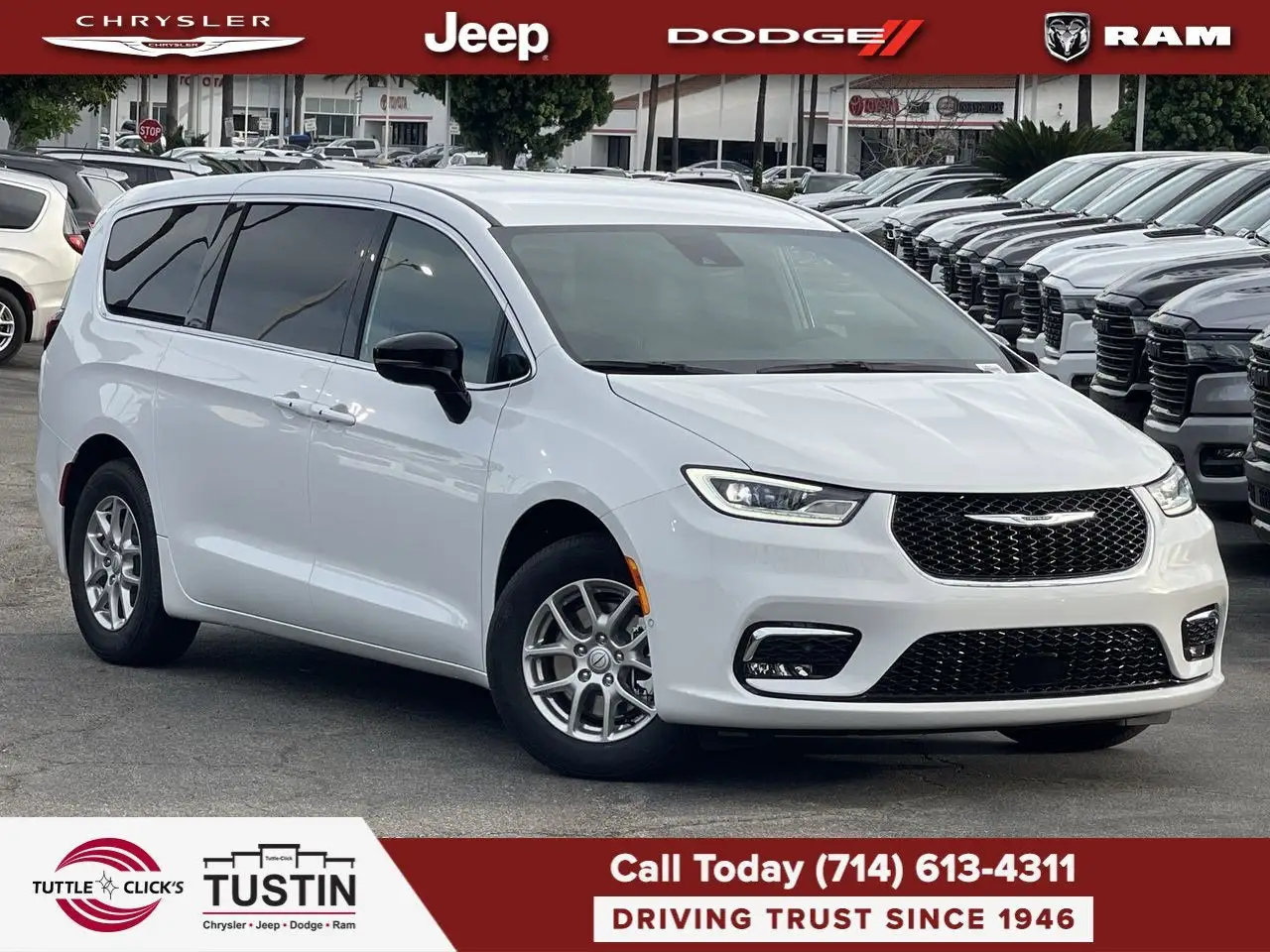 2026 Chrysler Pacifica Select photo 1