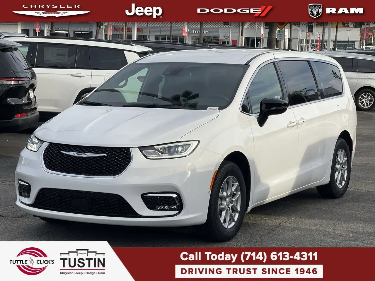 2026 Chrysler Pacifica Select photo 3