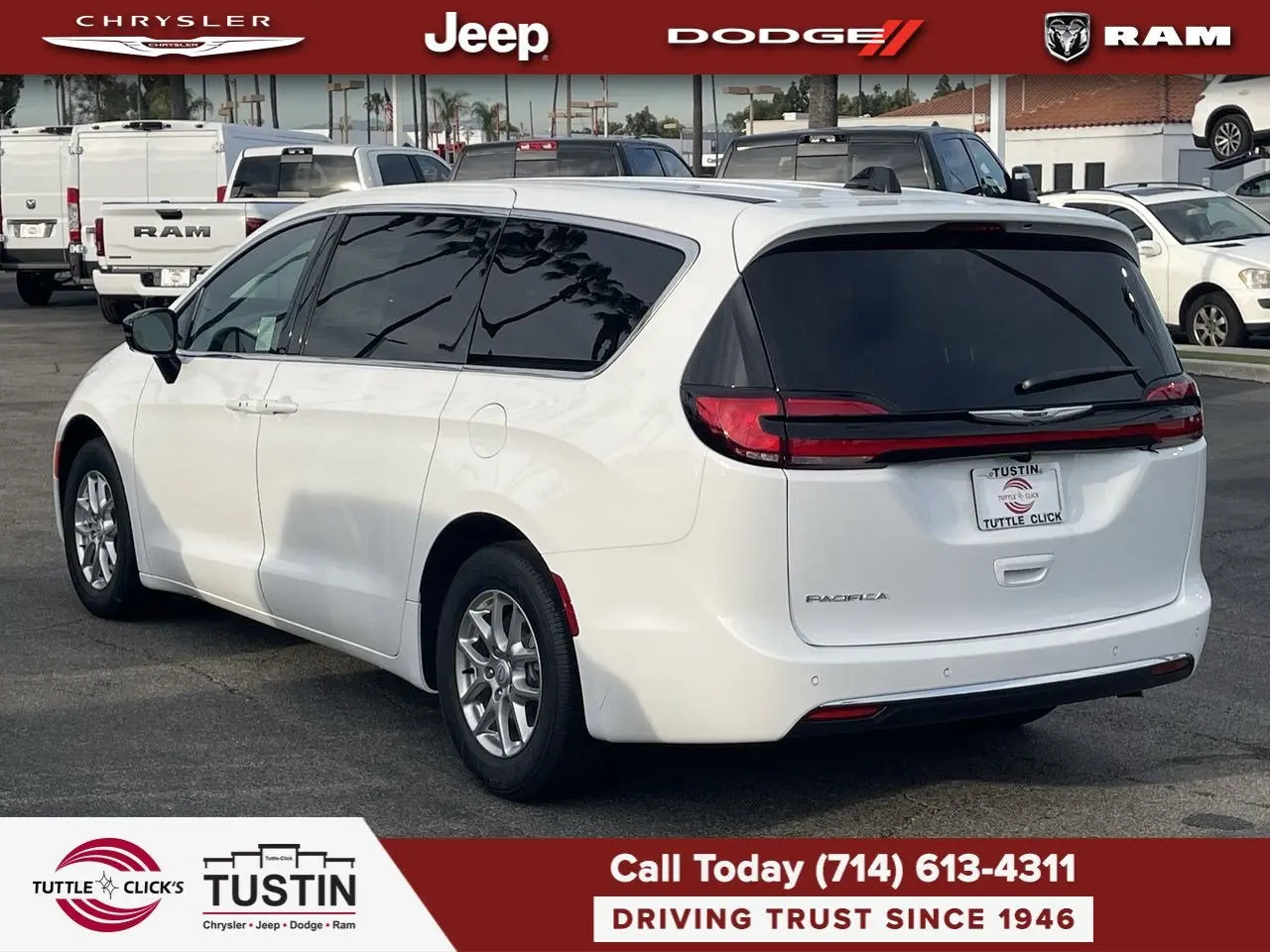 2026 Chrysler Pacifica Select photo 4