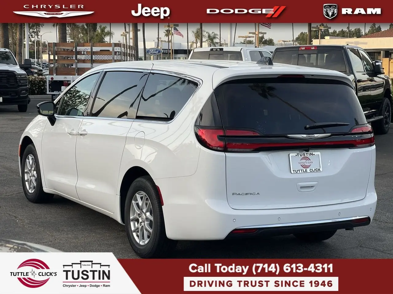 2026 Chrysler Pacifica Select photo 4