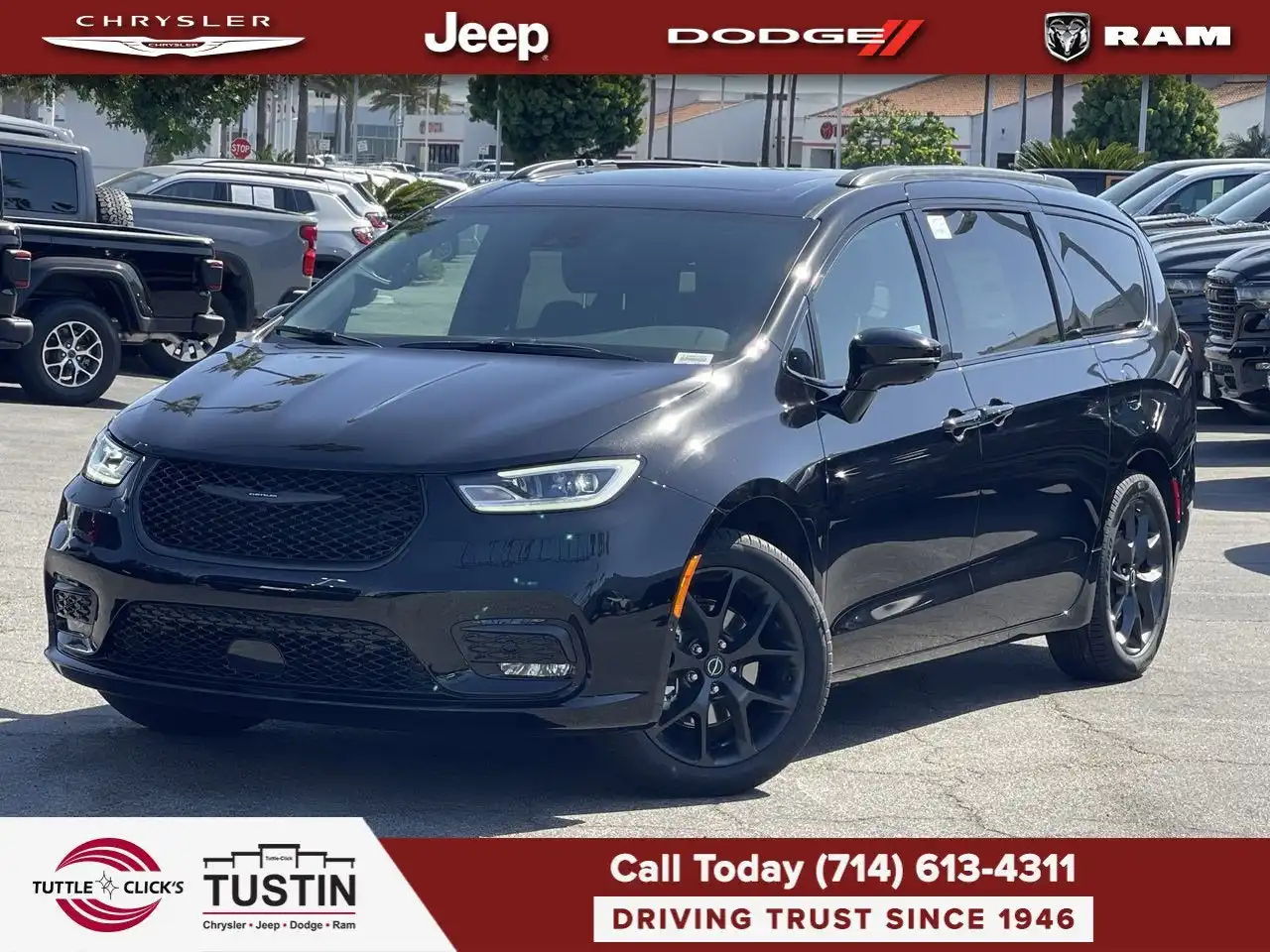2026 Chrysler Pacifica Limited's photo