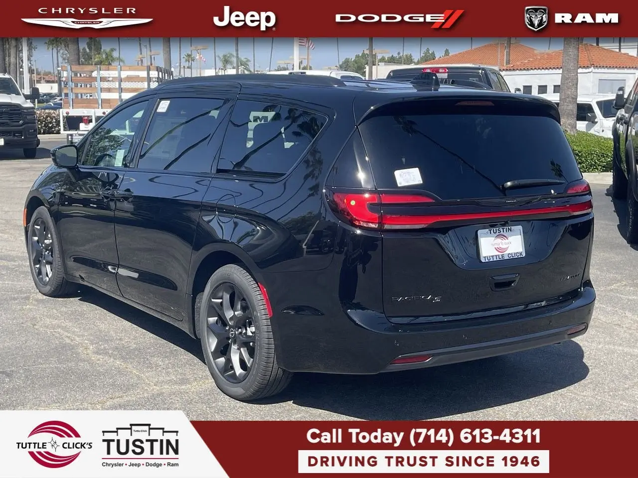 2026 Chrysler Pacifica Limited photo 4