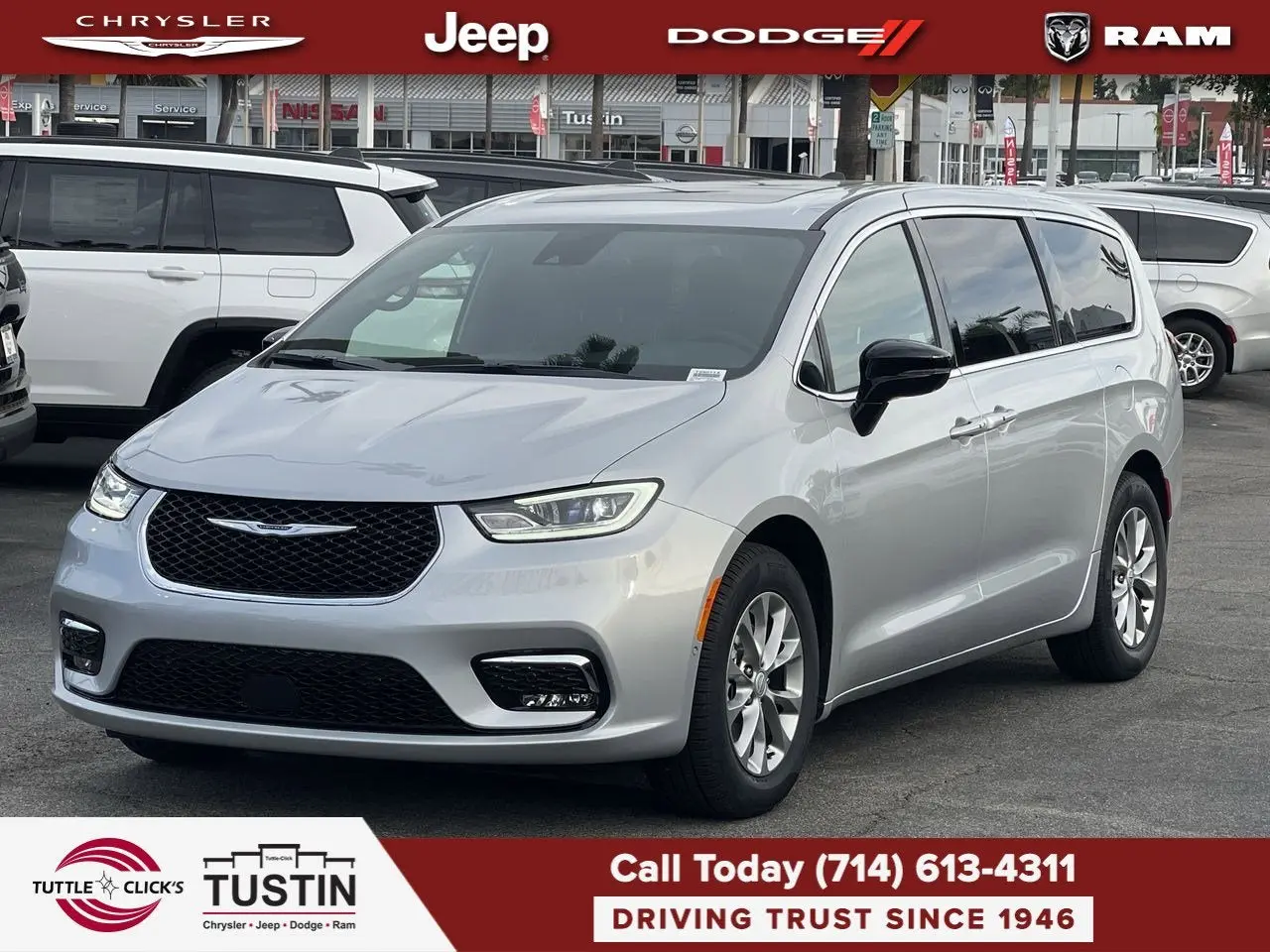 2026 Chrysler Pacifica Limited photo 3