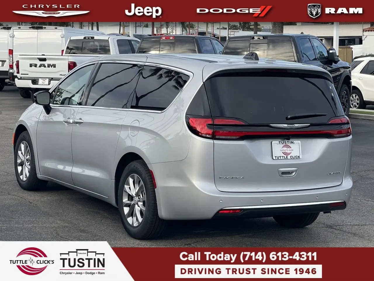 2026 Chrysler Pacifica Limited photo 4