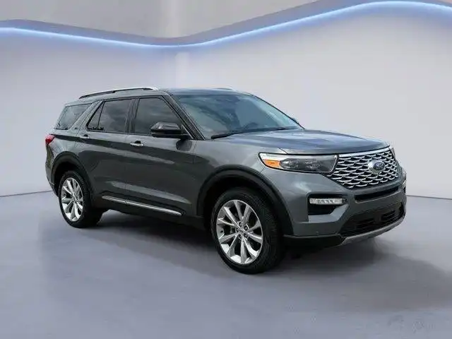 2023 Ford Explorer Platinum 4WD's photo