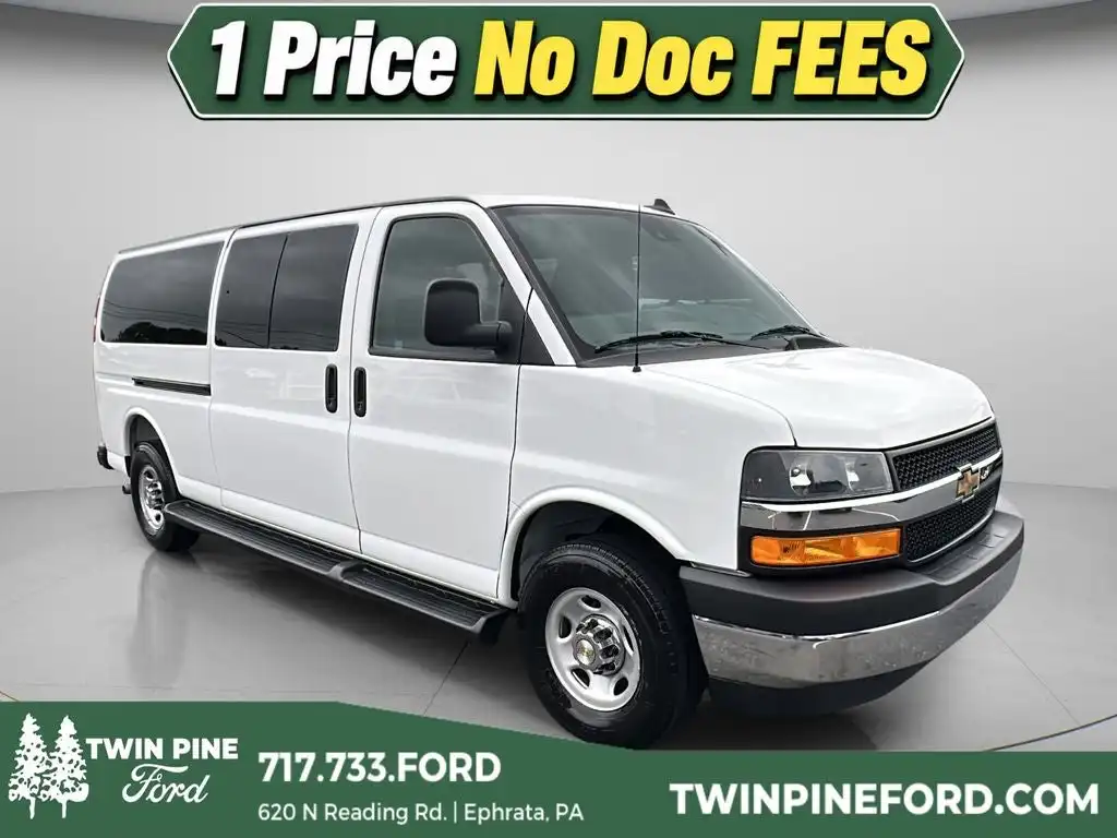 2025 Chevrolet Express 3500 LT Extended's photo