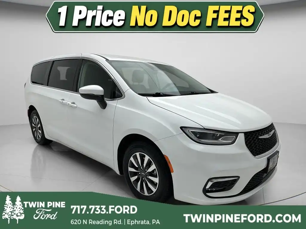 2023 Chrysler Pacifica Hybrid Touring L Hybrid's photo