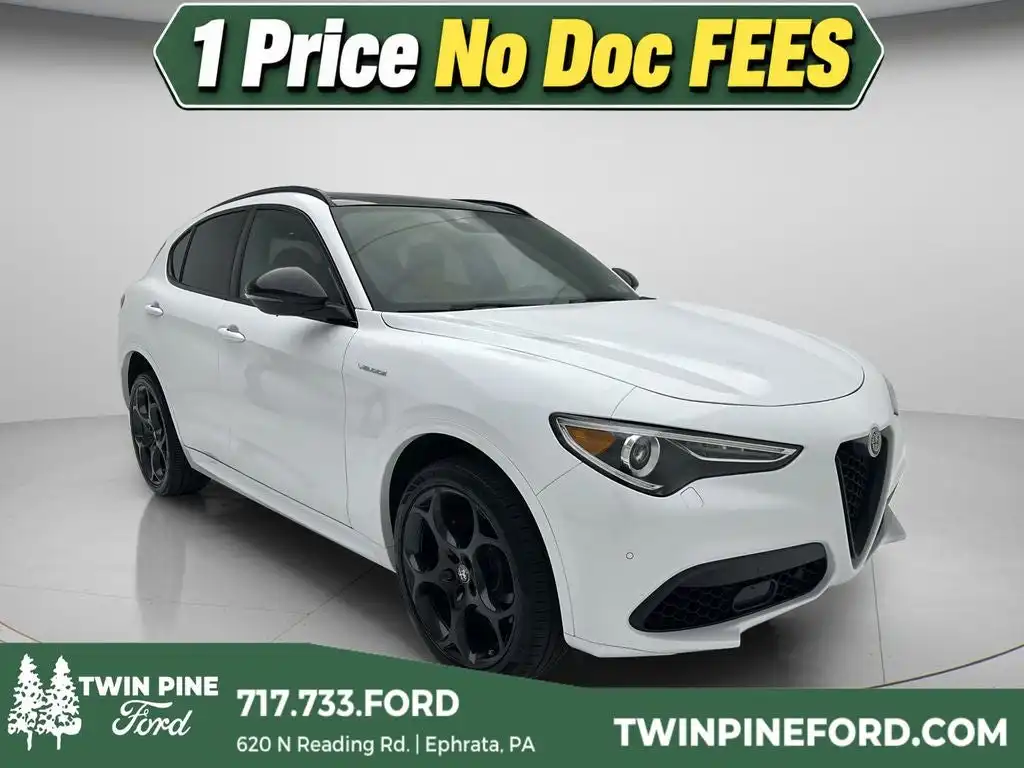 2023 Alfa Romeo Stelvio Veloce AWD's photo