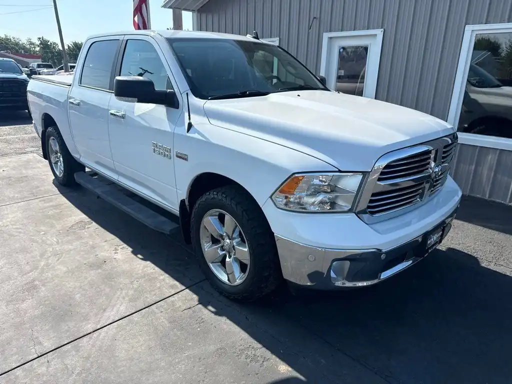 2017 RAM 1500 Big Horn 4x4 Crew Cab 5'7's photo