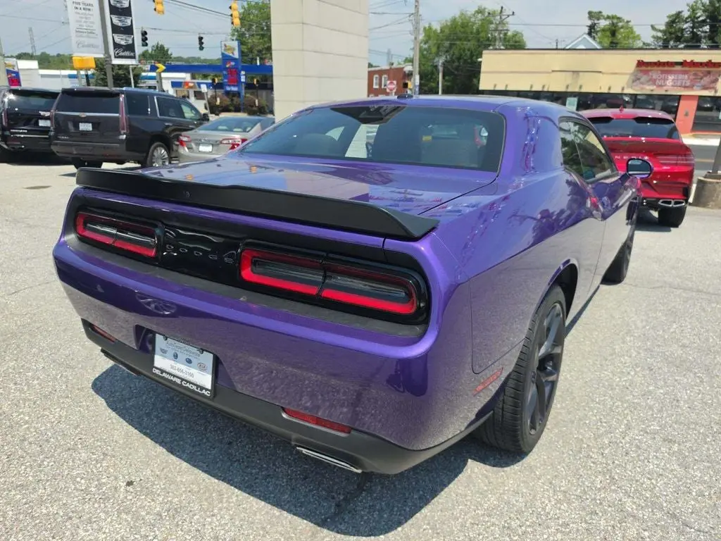 2023 Dodge Challenger SXT Auto photo 5
