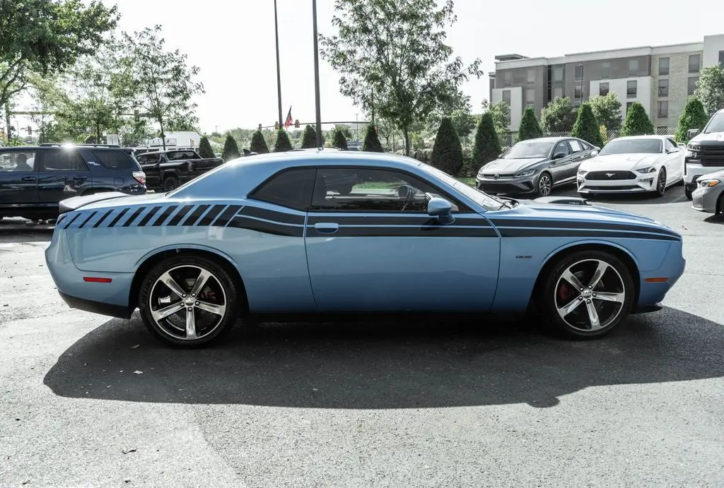 2016 Dodge Challenger R/T Shaker photo 3
