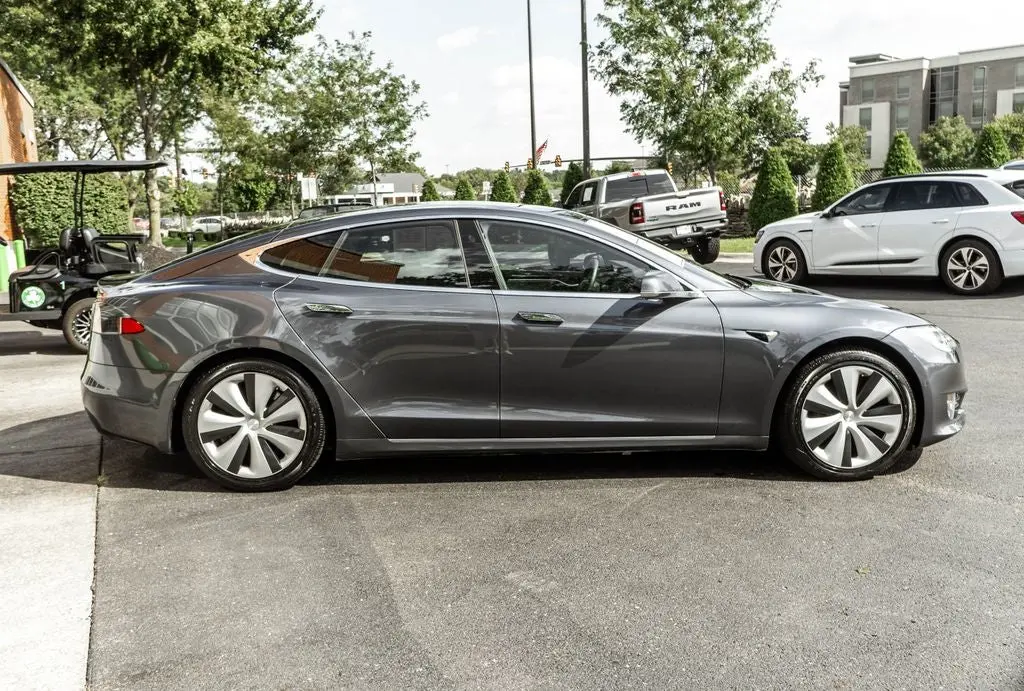 2021 Tesla Model S Long Range Plus photo 3