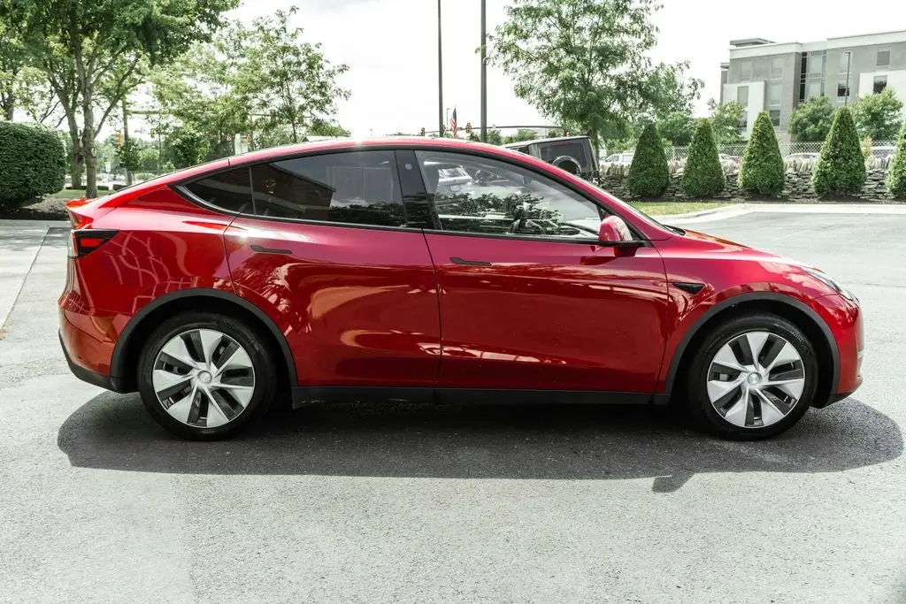 2023 Tesla Model Y Long Range Dual Motor All-Wheel Drive photo 3