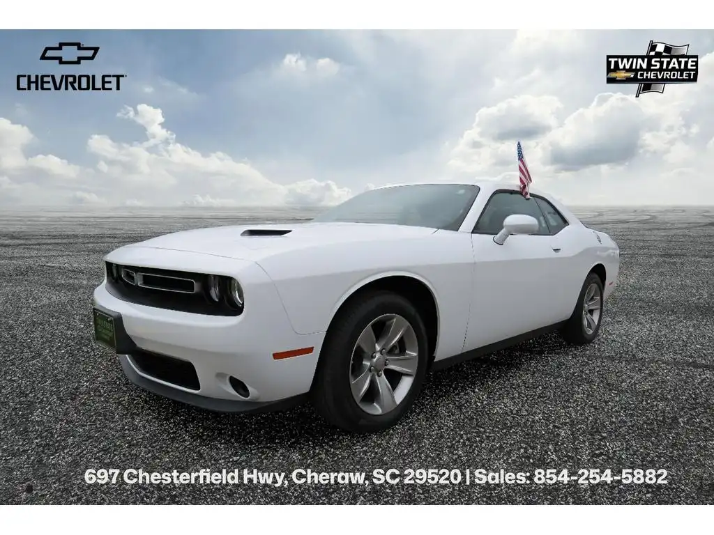 2022 Dodge Challenger SXT Auto's photo