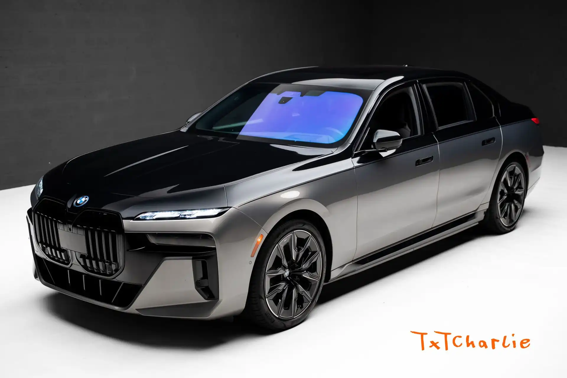 2023 BMW i7 xDrive60's photo