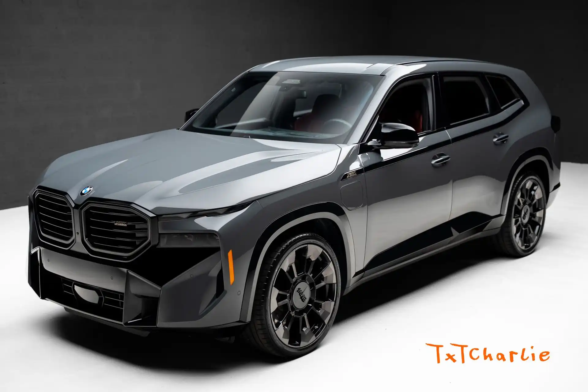 2024 BMW XM Base's photo