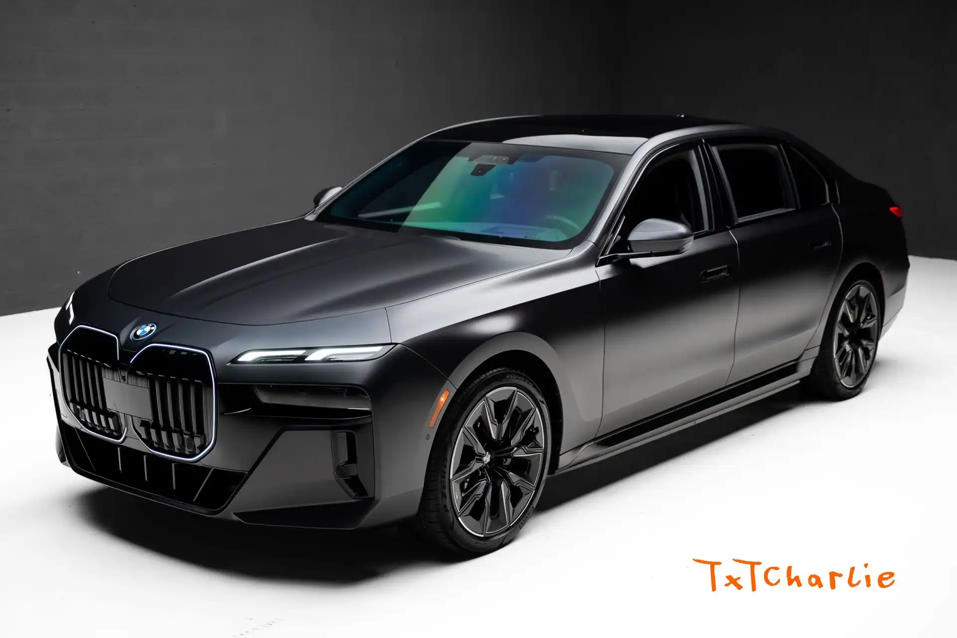 2024 BMW i7 eDrive50's photo