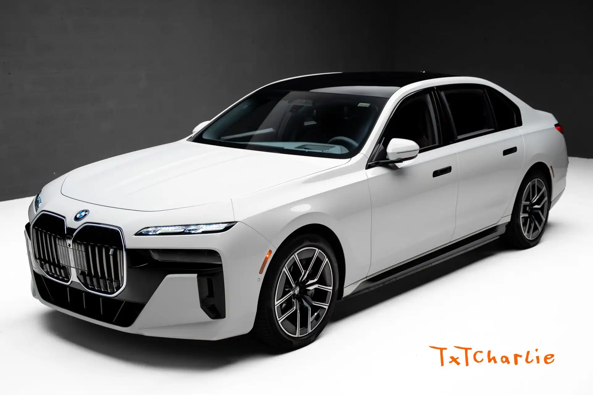 2024 BMW i7 xDrive60's photo