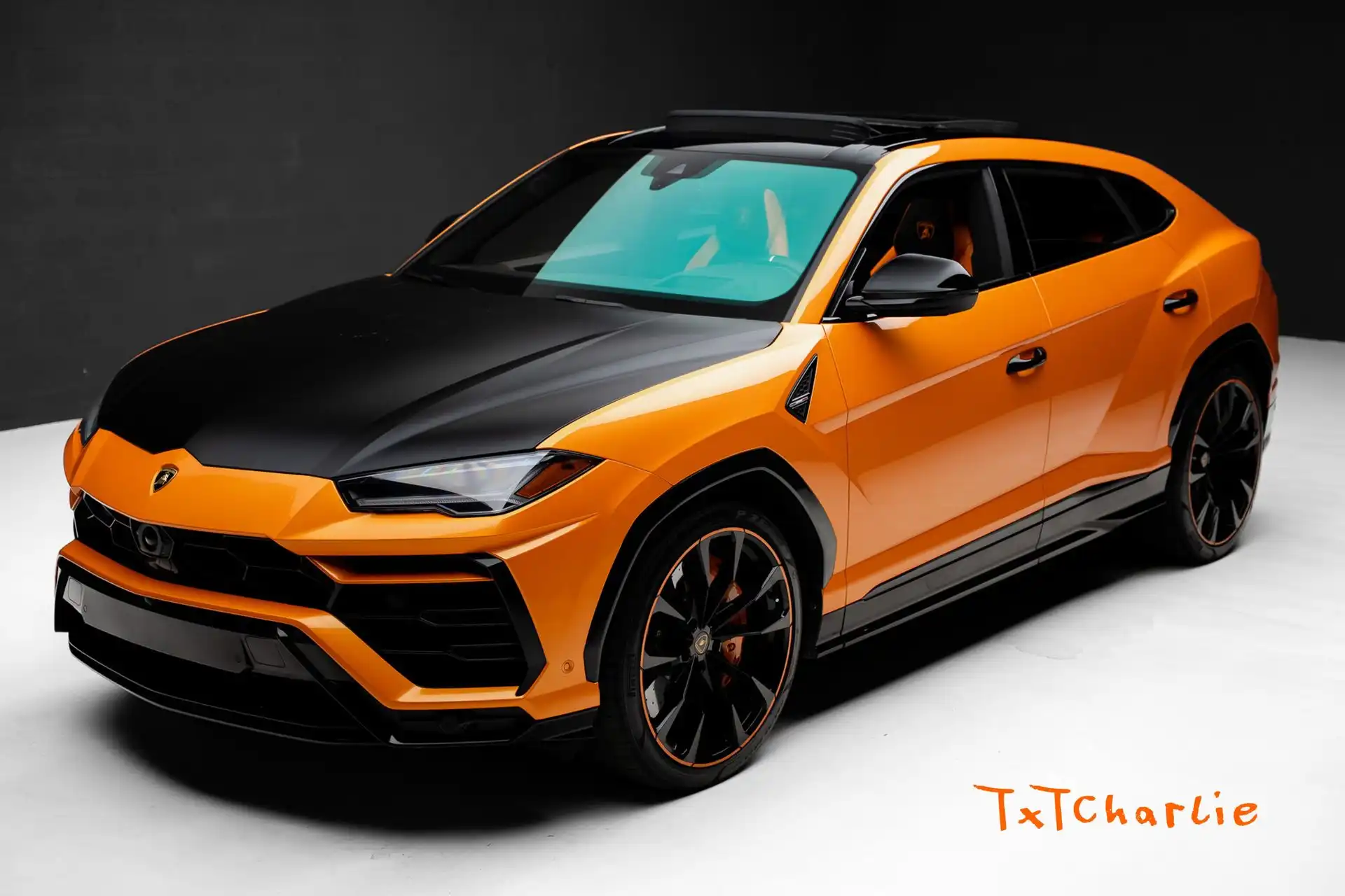 2021 Lamborghini Urus Base's photo