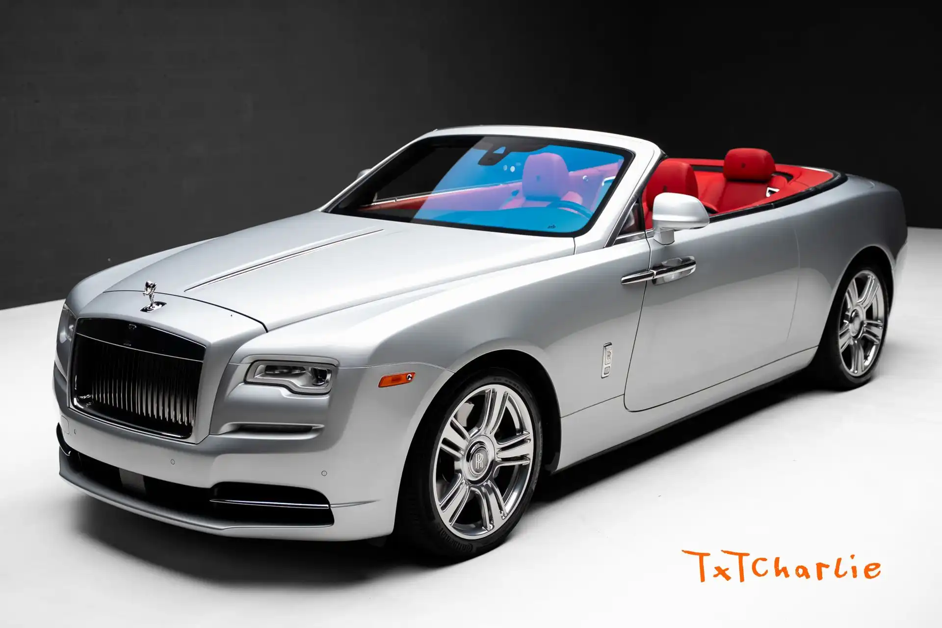 2017 Rolls-Royce Dawn Base's photo