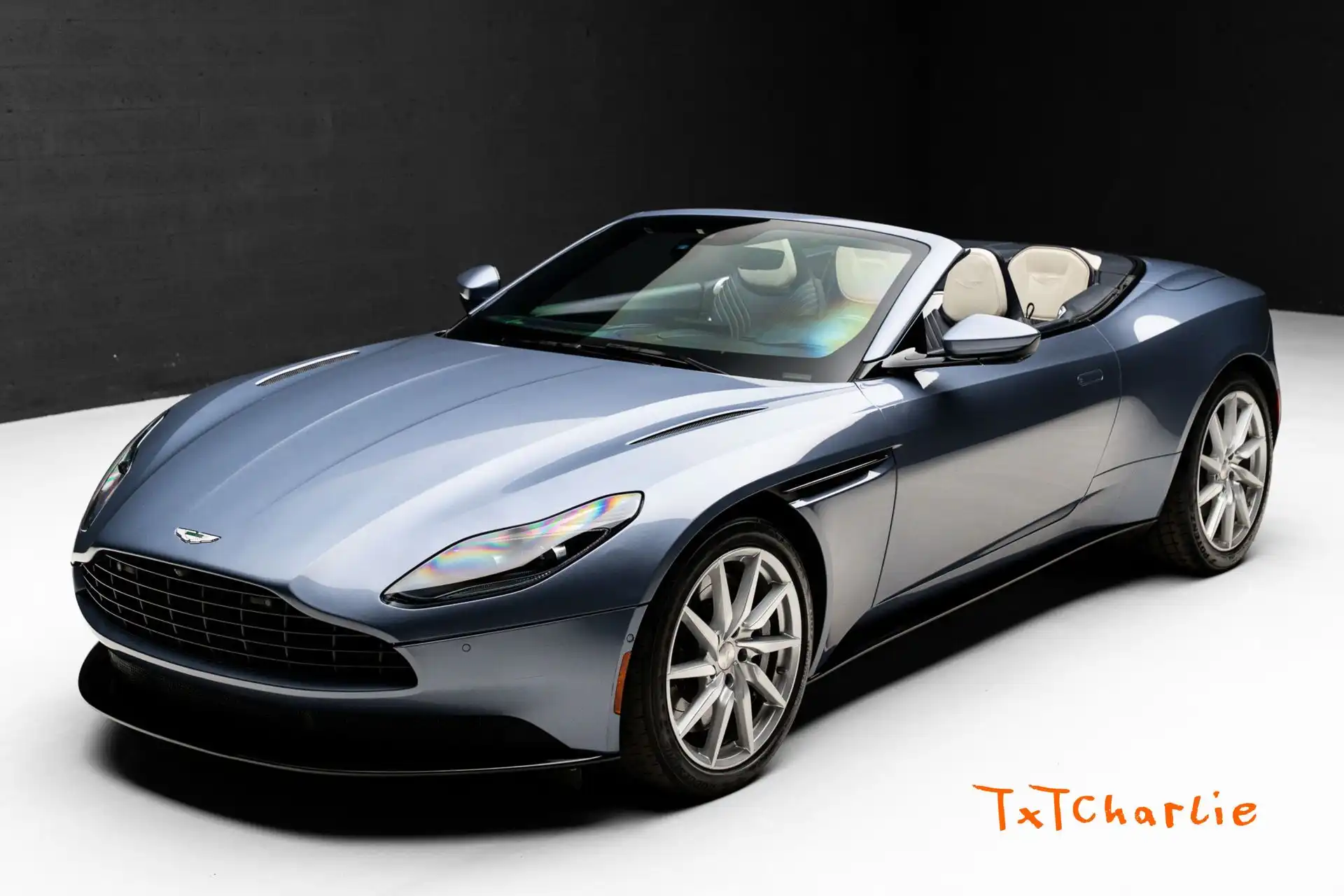 2021 Aston Martin DB11 V8 Volante Shadow Edition's photo