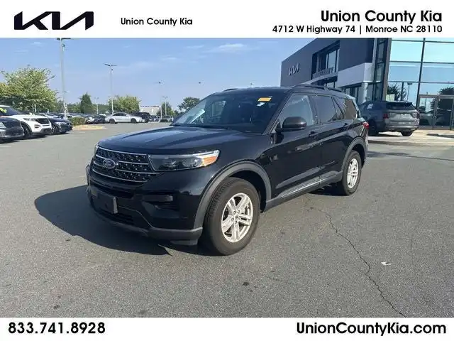 2023 Ford Explorer XLT 4WD's photo