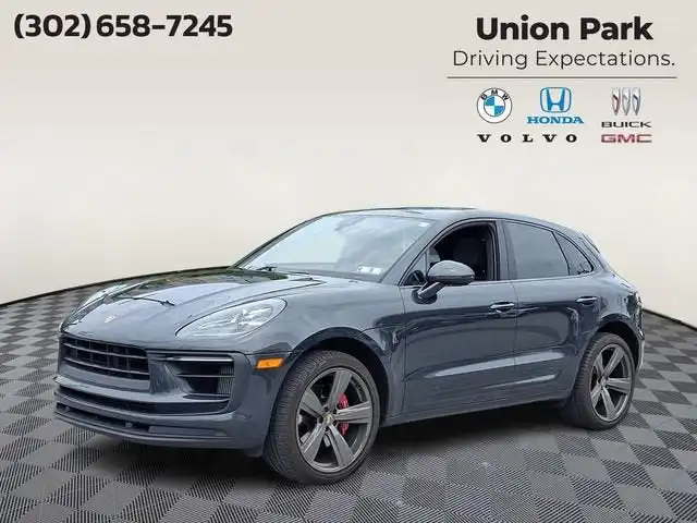 2022 Porsche Macan S's photo