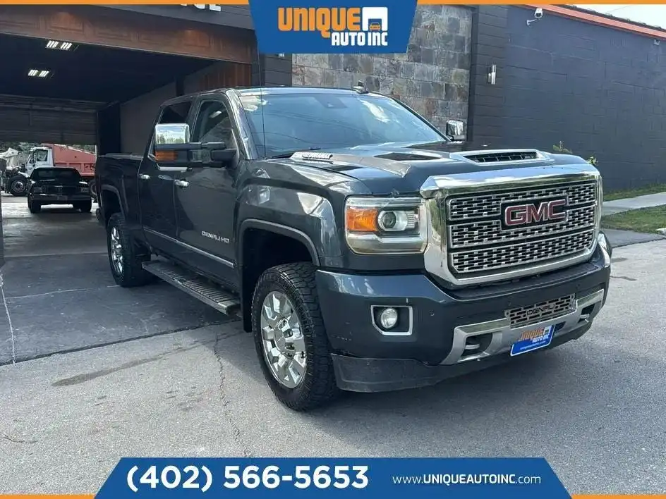 2018 GMC Sierra 4WD Crew Cab Standard Box Denali's photo