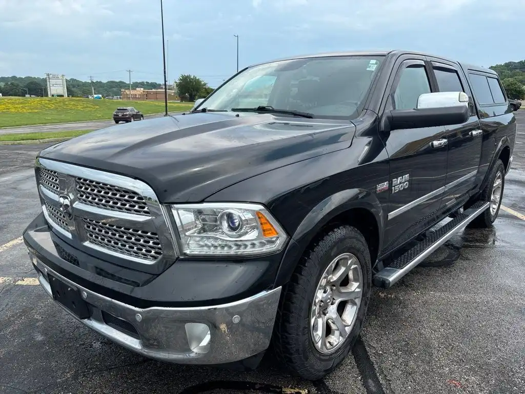 2017 RAM 1500 Laramie Crew Cab 4x4 6'4" Box's photo