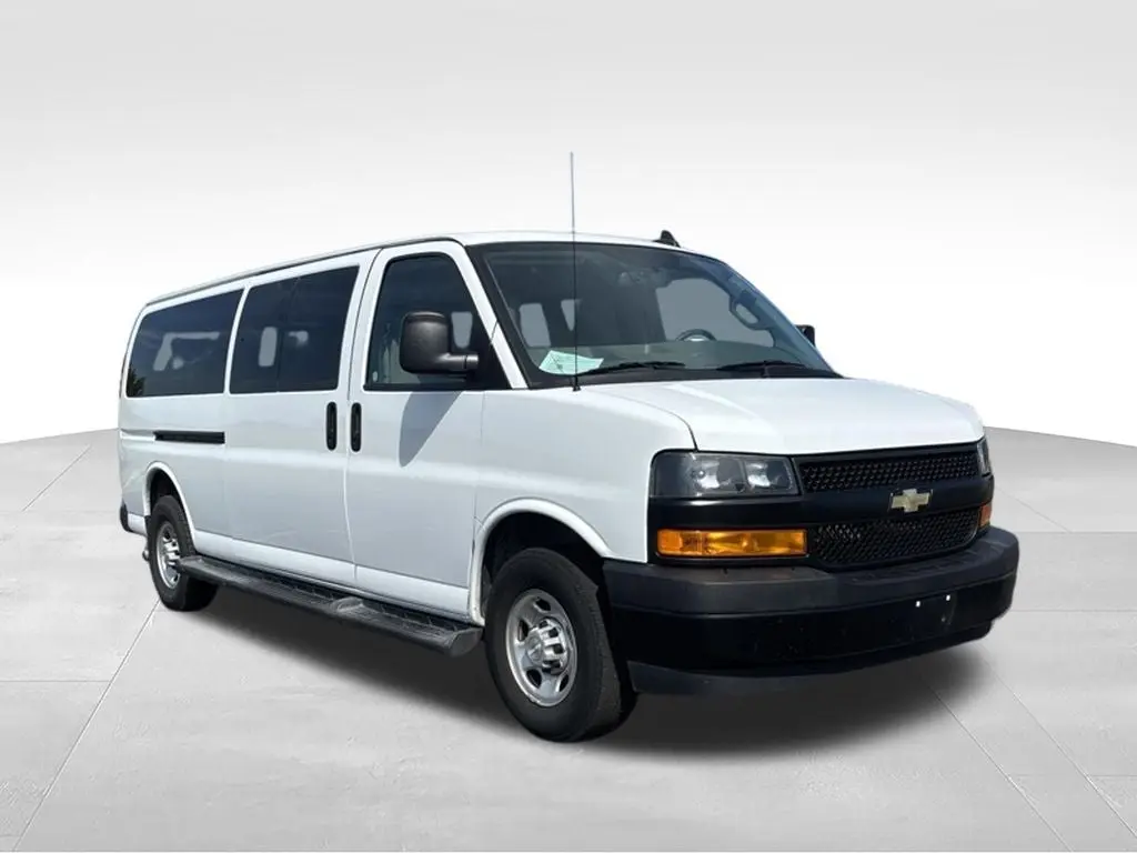 2023 Chevrolet Express LS 3500 Extended photo 3