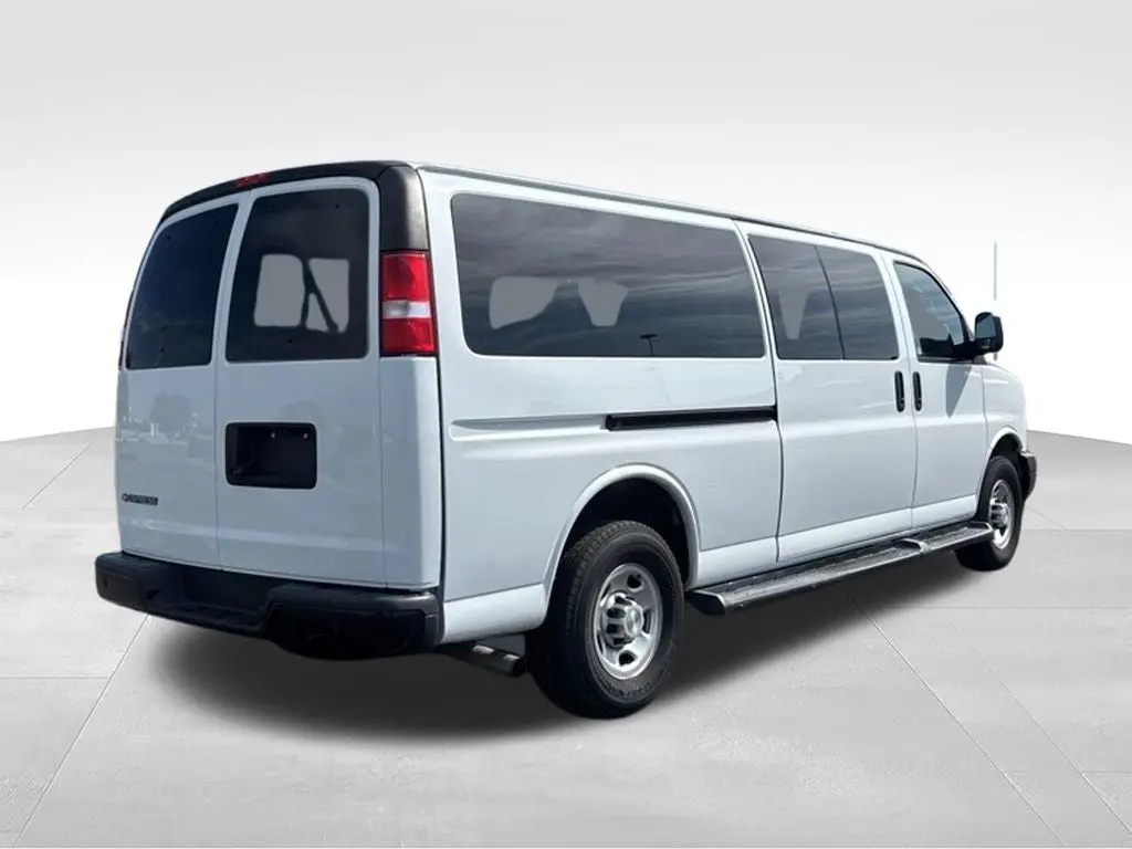 2023 Chevrolet Express LS 3500 Extended photo 5