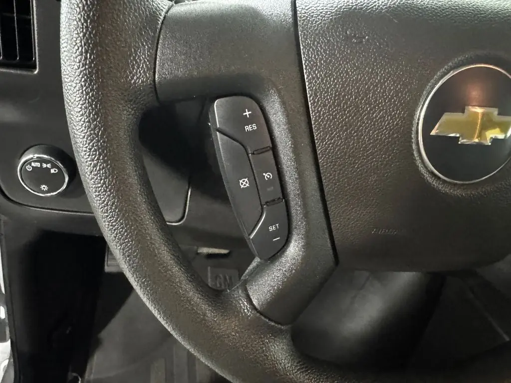 2025 Chevrolet Express 3500 LT Extended photo 5