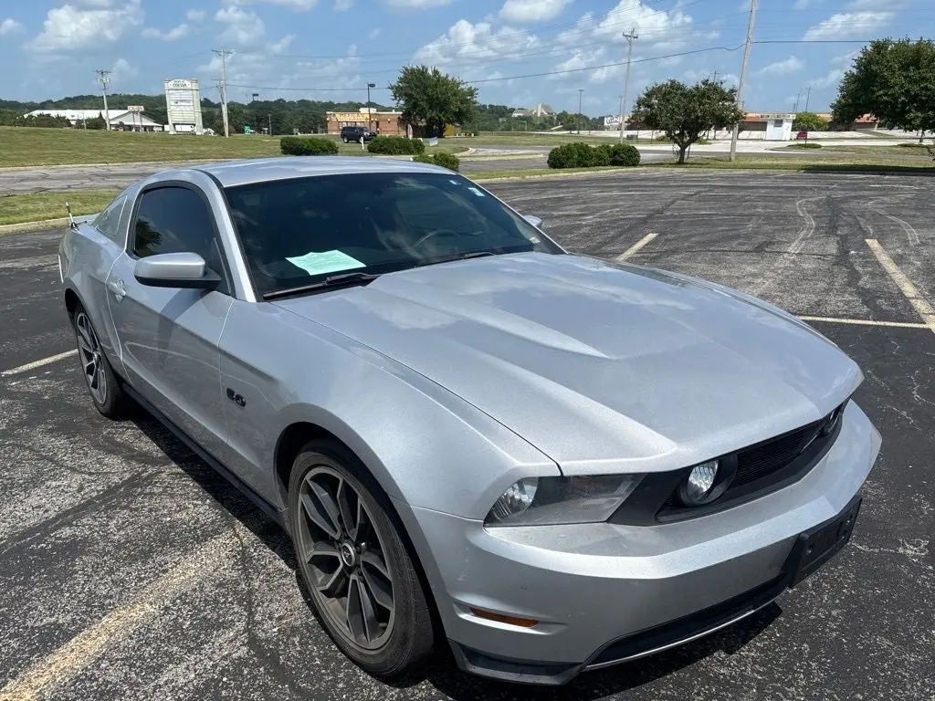 2012 Ford Mustang GT photo 3