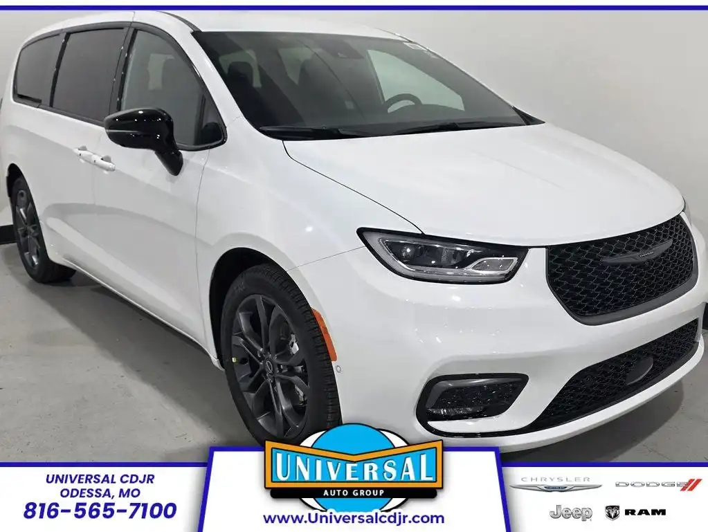 2026 Chrysler Pacifica Select's photo