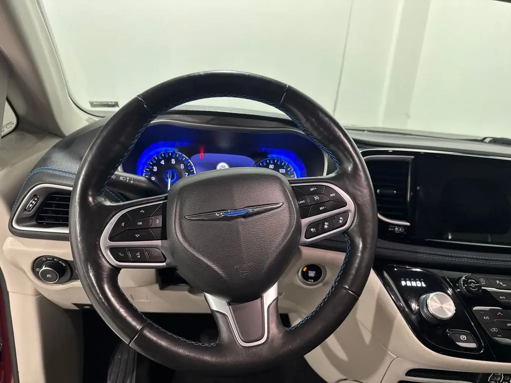2021 Chrysler Pacifica Touring photo 5