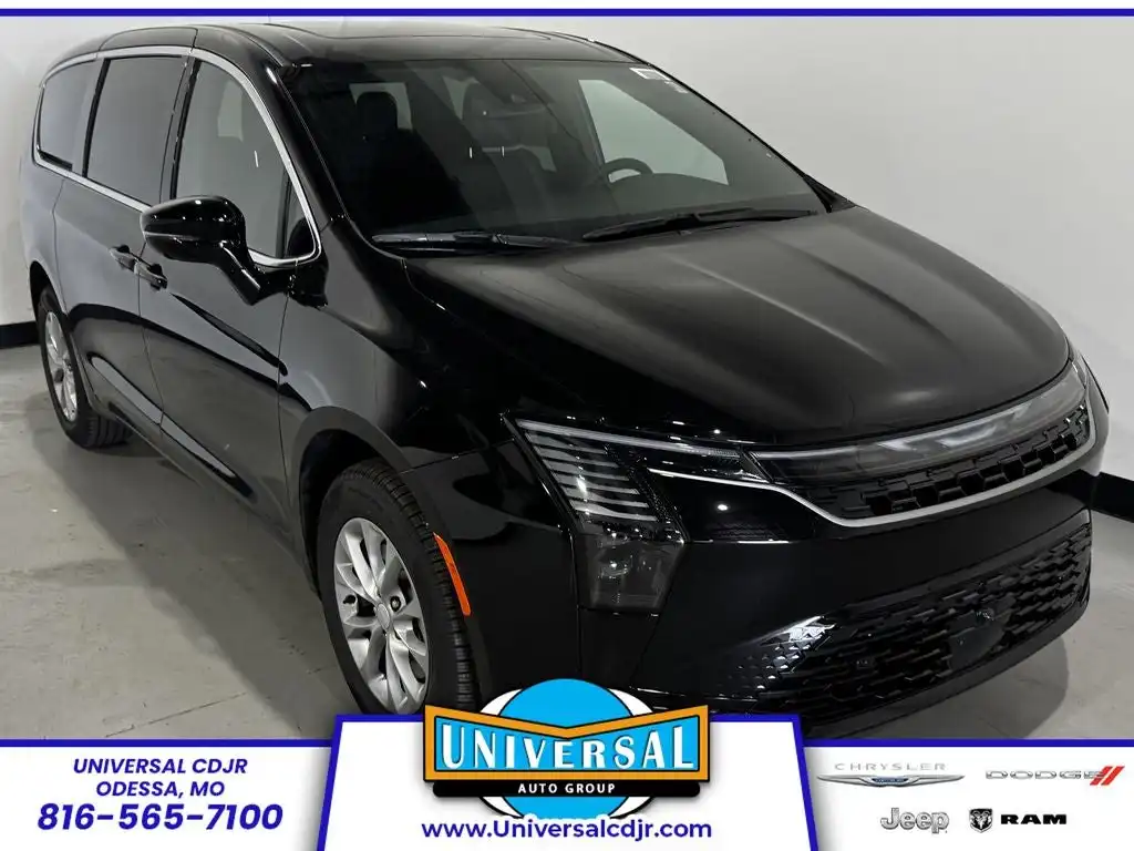 2027 Chrysler Pacifica Select AWD's photo